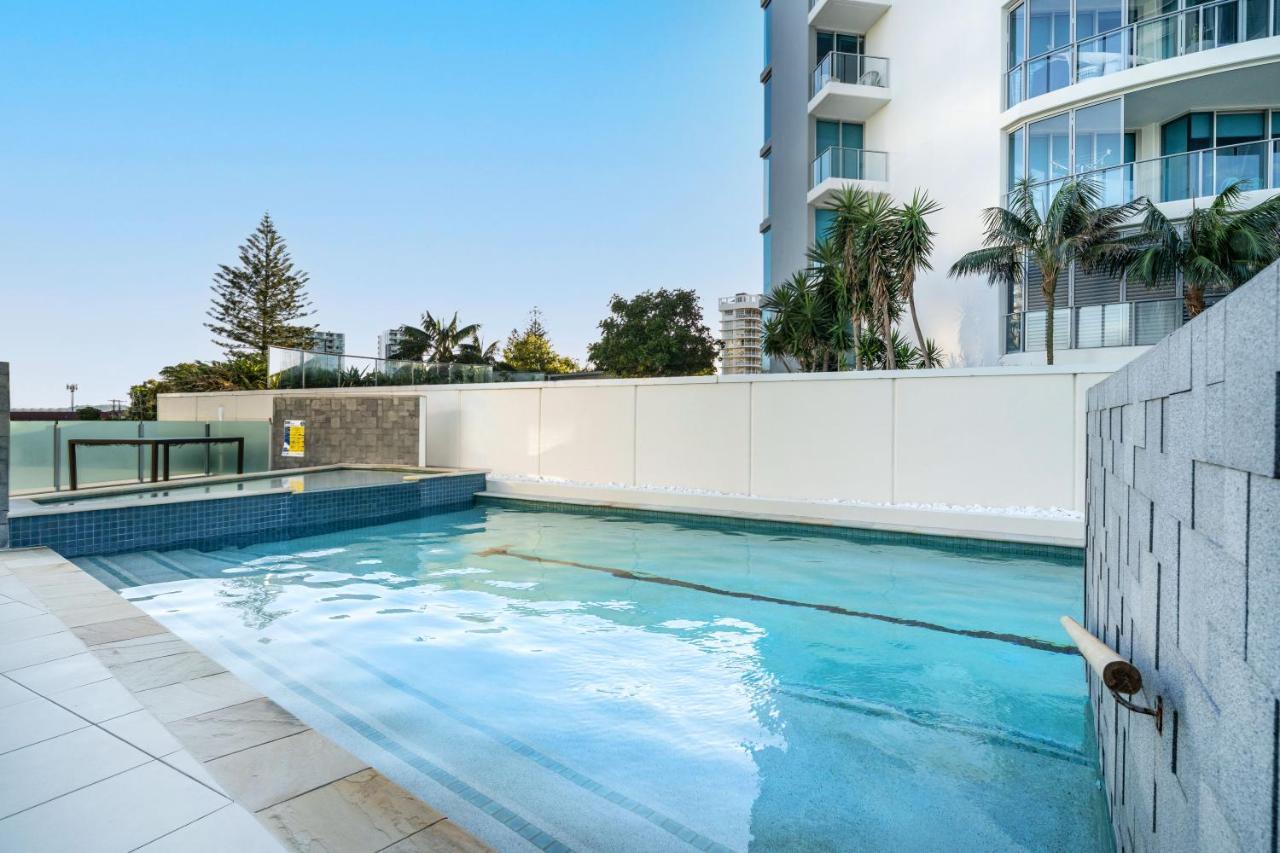 Reflection On The Sea Hotel Coolangatta Exterior photo