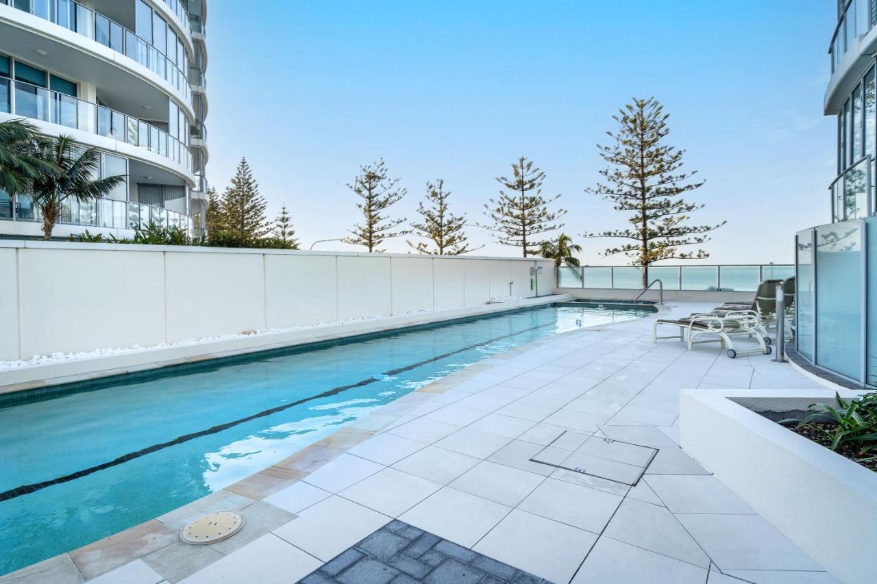 Reflection On The Sea Hotel Coolangatta Exterior photo