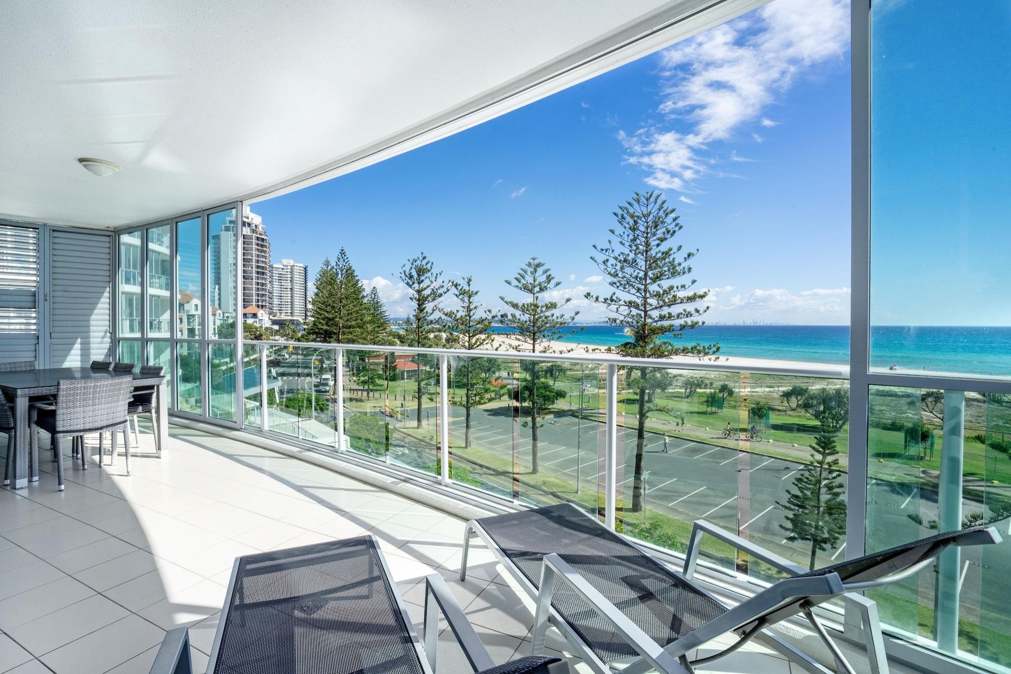 Reflection On The Sea Hotel Coolangatta Exterior photo