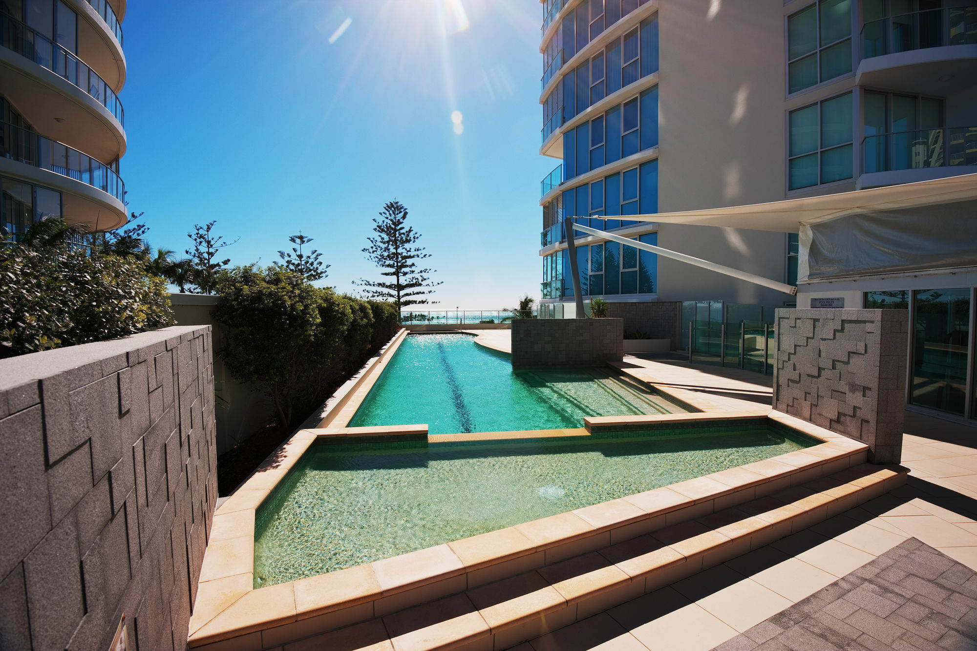 Reflection On The Sea Hotel Coolangatta Exterior photo