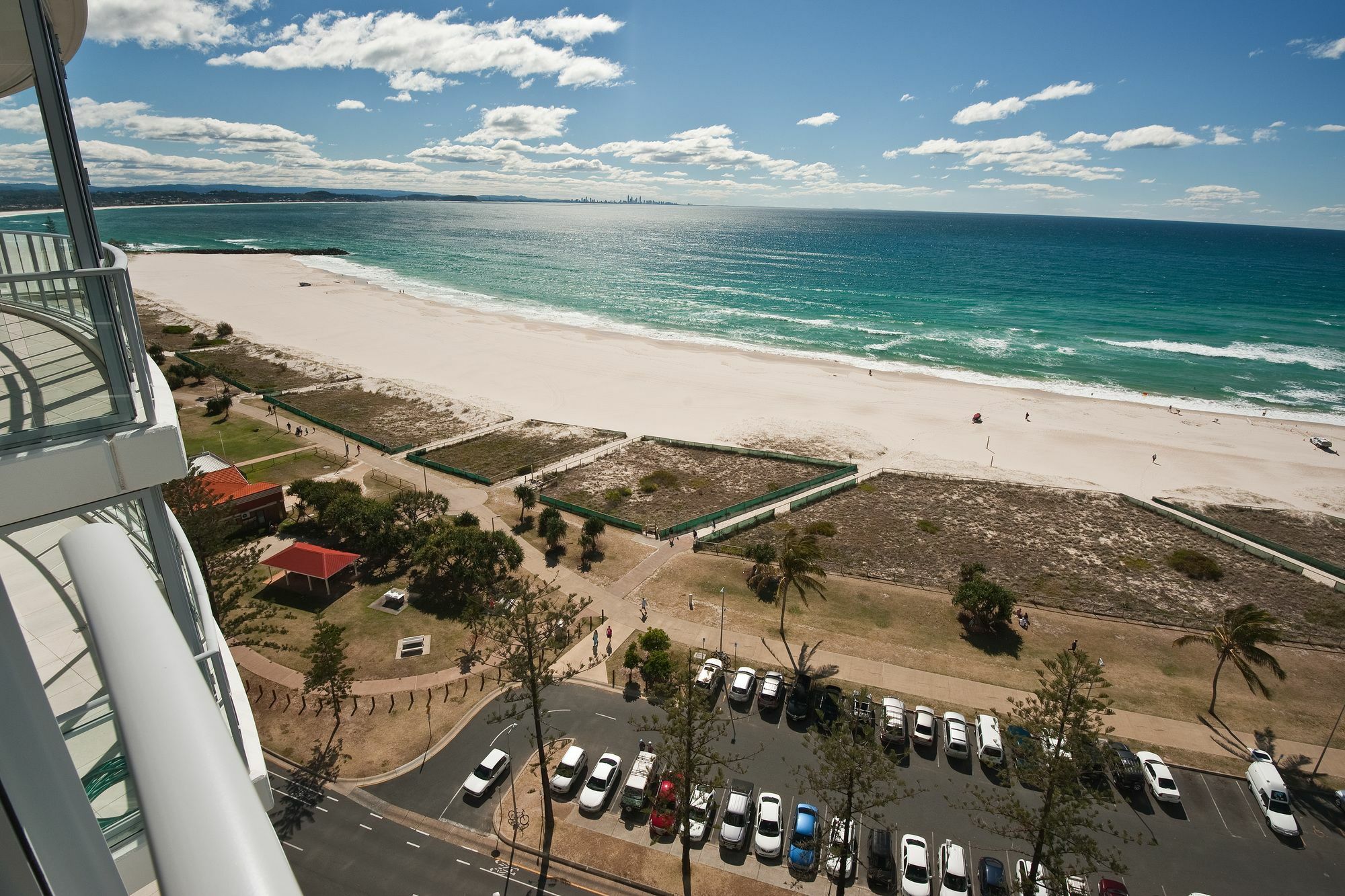 Reflection On The Sea Hotel Coolangatta Exterior photo