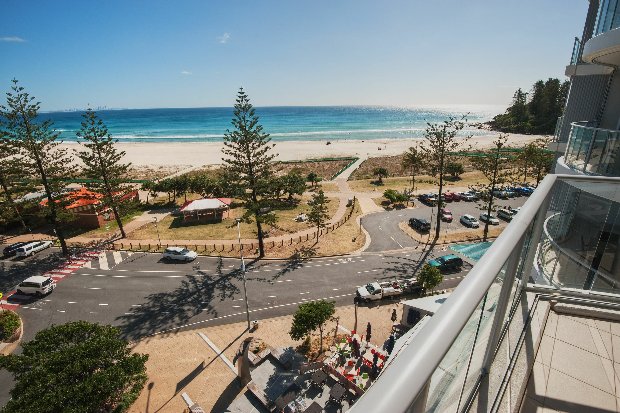 Reflection On The Sea Hotel Coolangatta Exterior photo